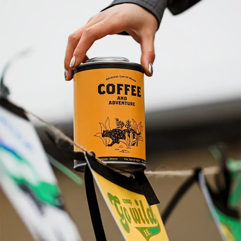 Boîte de Conservation "Coffee and Adventure" – Édition Nomade Jaune (200g)